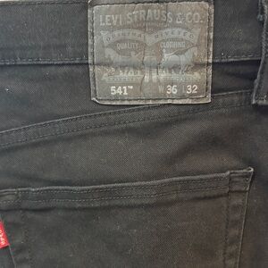 Levi's Men's Dark Black Relaxed Jeans